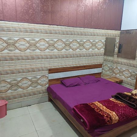 Annu Bhai Sewa Sadan Hotel Mathura Buitenkant foto